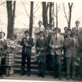 1980r., maturzyści na apelu pożegnalnym