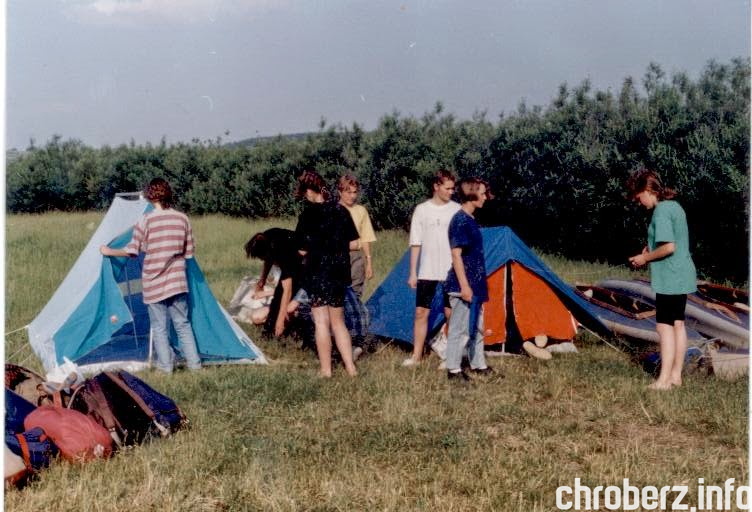 1995r., grupa LZS Chroberz. Źródło - Szkolna Kronika Turystyczna 1995-2002, ZSR w Chrobrzu, prowadzenie kroniki - A.S.jpg