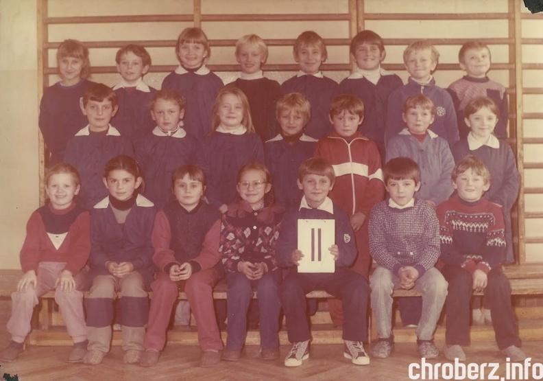 Klasa II, rok szkolny 1987/1988.