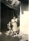 Krystyna Piękoś z synem Krystianem 1954