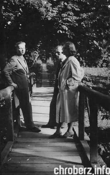 Zdjęcie wykonane na przełomie lat 30-tych i 40-tych na mostku 