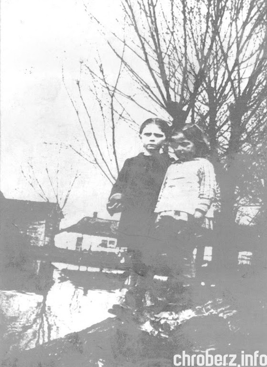 Zdjęcie wykonane około 1934 roku w Chrobrzu na Podzamczu.
