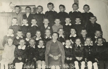 Rok 1961. Szkoła Podstawowa w Złotej.