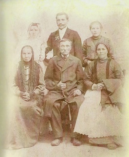 Mikołaj Gandera oraz Maria z domu Sęsoła w dniu ślubu. Wojsławice - Chroberz rok 1905.