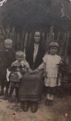 Marianna dobaj,mój dziadek Bolesław dobaj z psem i obok Edmund dobaj
