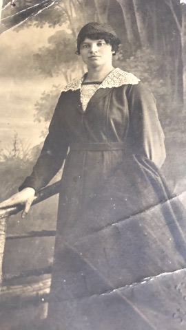 podpisane ciocia Jadzia siostra babcia,graby ur 1887.jpg